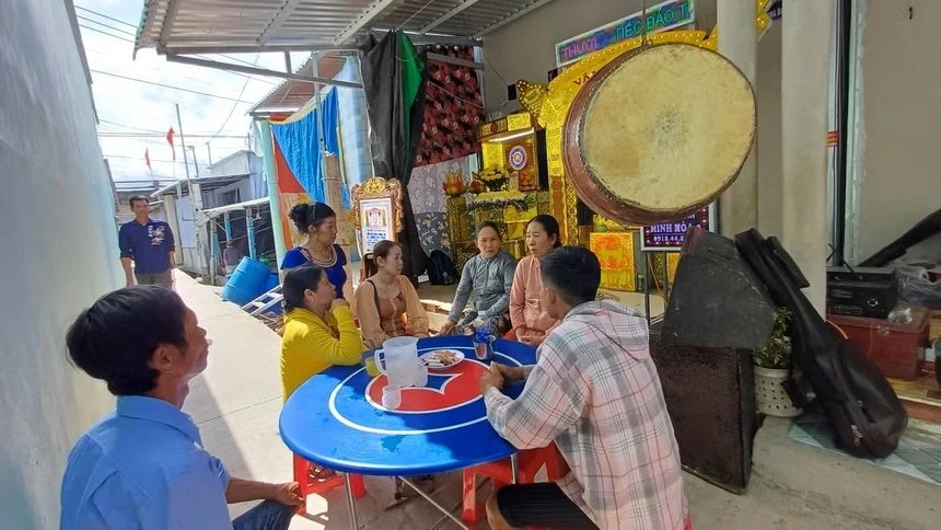 05-1777937890-noi-long-nguoi-me-mat-con-mat-chau-sau-vu-tham-an-o-tay-ninh-khong-de-doi-con-bac-beo-den-vay
