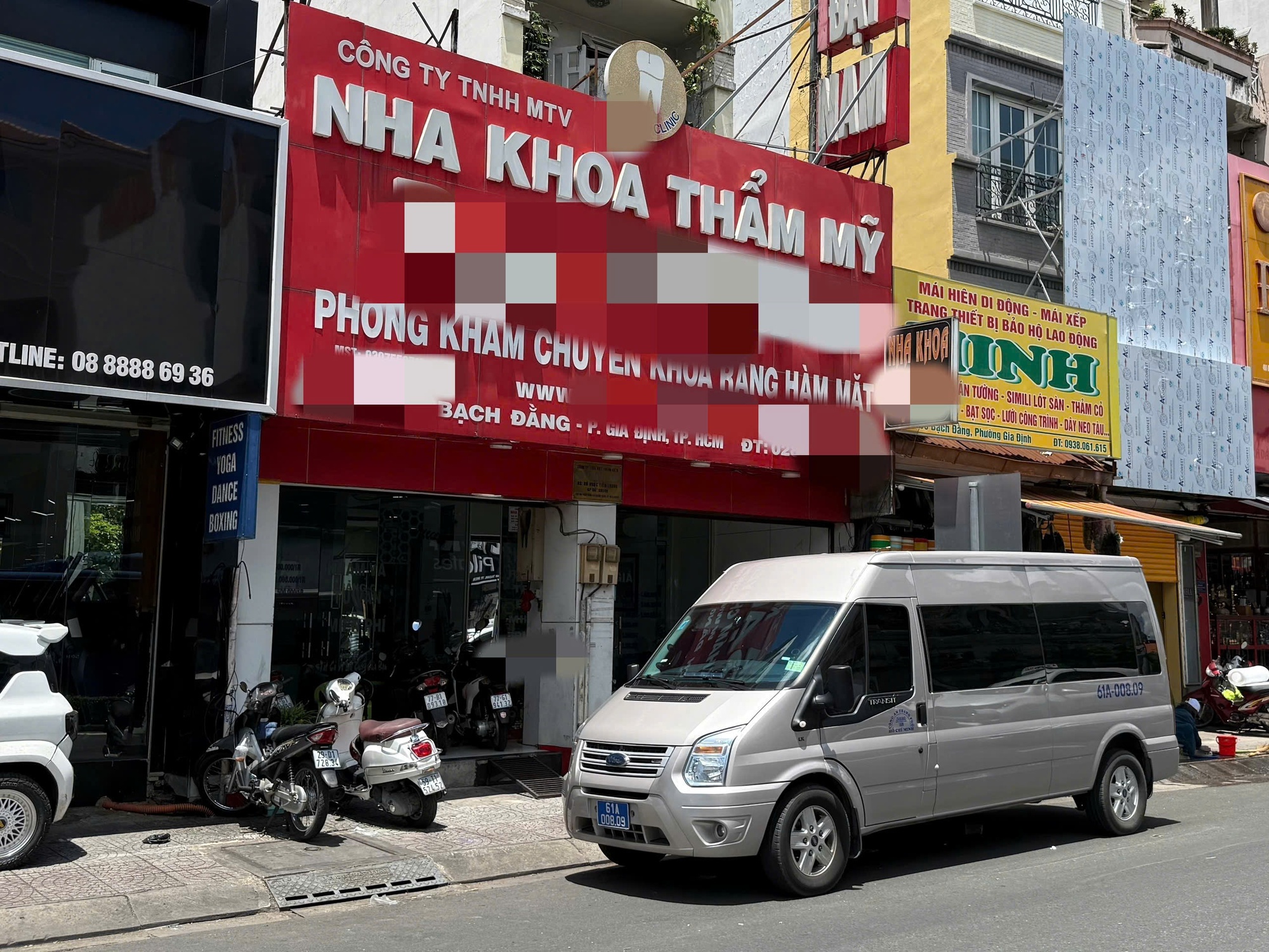 TPHCM: Công an đang kiểm tra loạt cơ sở nha khoa thẩm mỹ cùng tên - Ảnh 3.