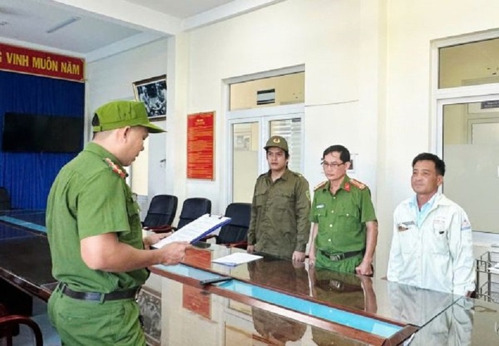 Bắt gã đàn ông rượt đuổi, ném gạch vào mặt bé gái 12 tuổi ở Quảng Ngãi
