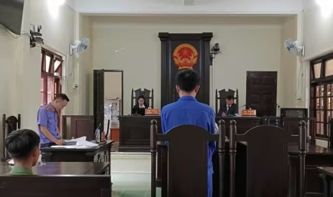 Bản án nghiêm minh cho đối tượng làm giấy tờ ô tô giả chiếm đoạt 350 triệu đồng