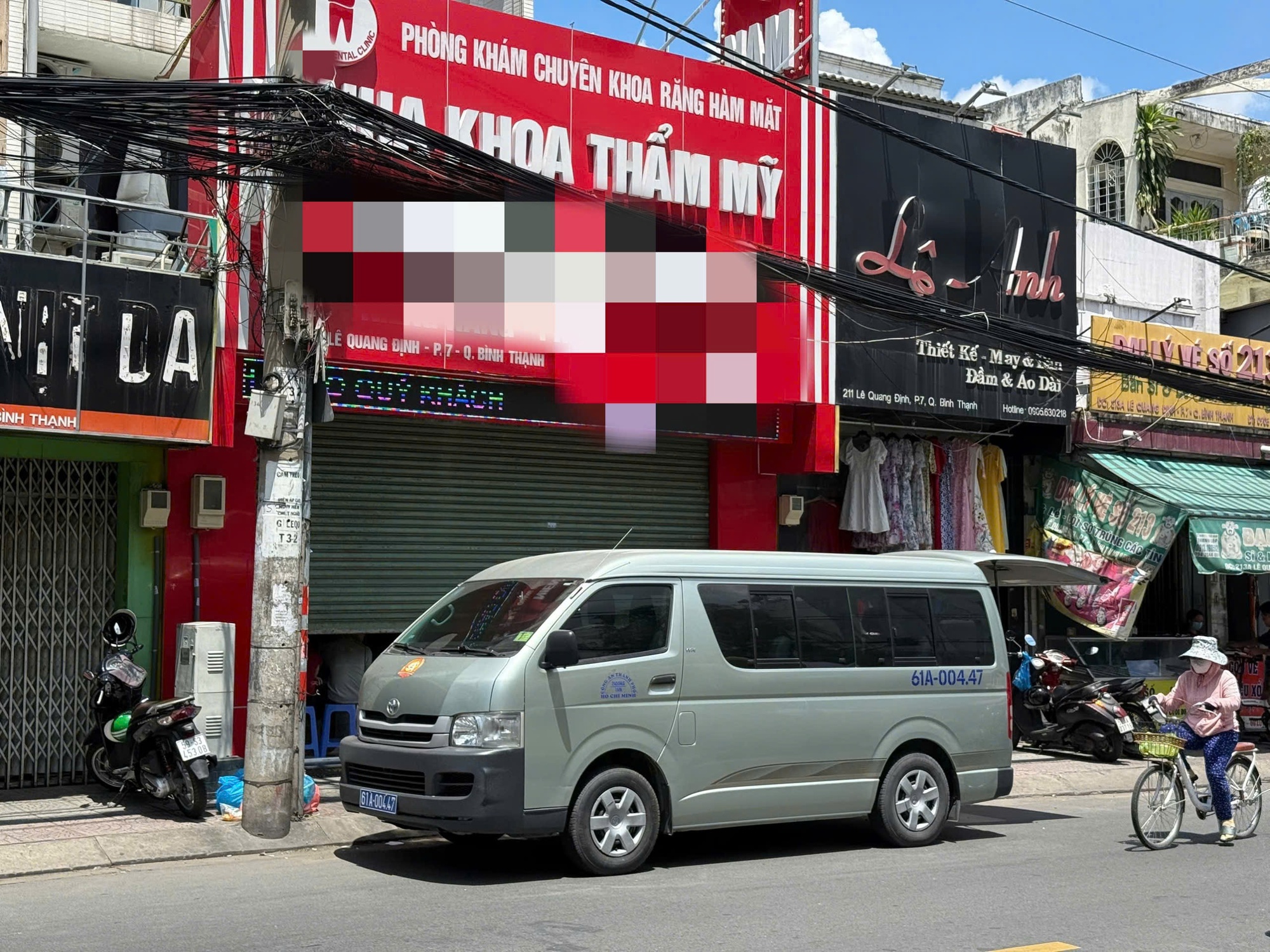TPHCM: Công an xuất hiện tại loạt cơ sở nha khoa thẩm mỹ cùng tên