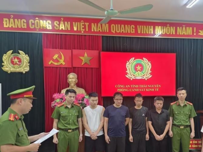 Phanh phui nhóm tài xế ‘rút ruột’ Xanh SM