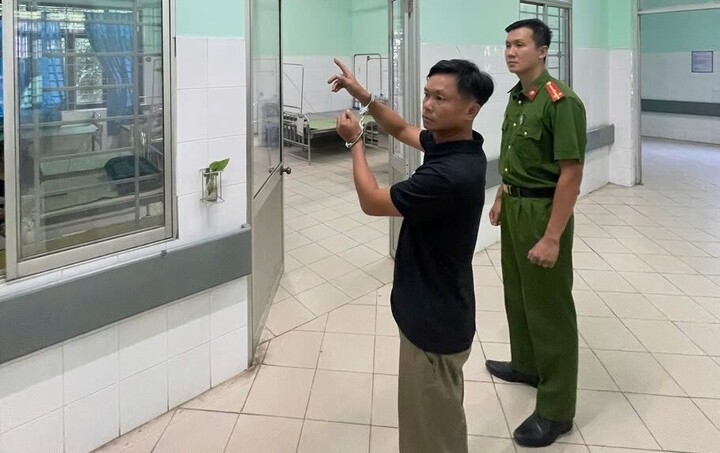 Gã ‘đạo chích’ cuỗm tài sản của bệnh nhân rồi đi nhậu