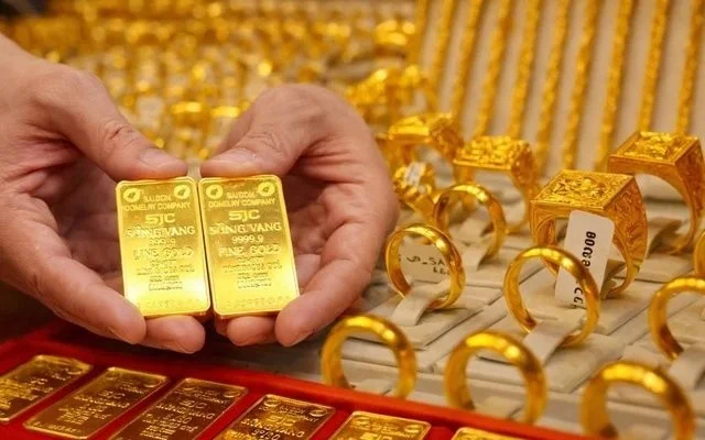 Bảng giá vàng hôm nay 14/5: Vàng miếng SJC nhẫn 9999 giảm mạnh chưa từng thấy, dao động với biên độ rất cao!