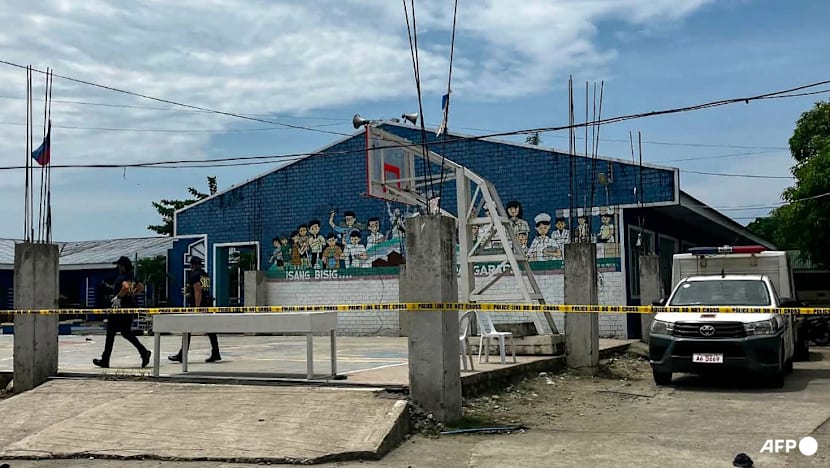 Hiện trường kinh hoàng vụ xả súng tại trường học ở Philippines khiến 10 học sinh thương vong; nghi phạm mới 14 và 15 tuổi- Ảnh 1. Hiện trường kinh hoàng vụ xả súng tại trường học ở Philippines khiến 10 học sinh thương vong; nghi phạm mới 14 và 15 tuổi- Ảnh 1.