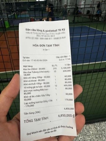 06-1780742050-thuc-hu-hoa-don-an-nhau-hon-68-trieu-dong-voi-290-lon-bia-tai-san-pickleball-o-tphcm