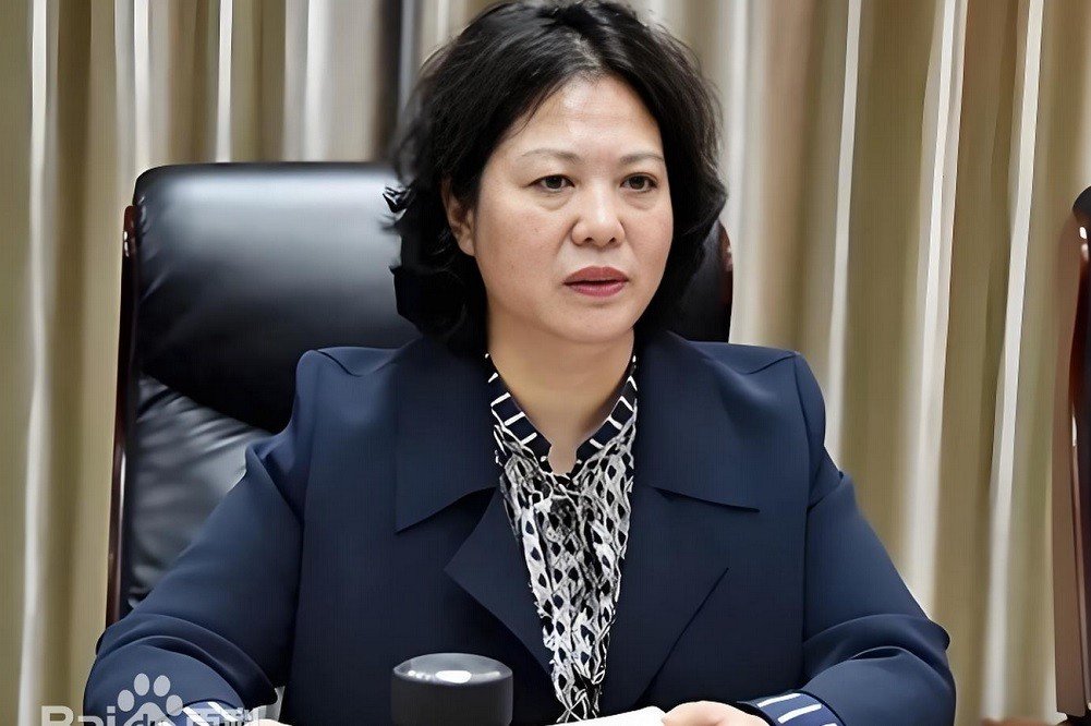 Nữ “quan tham” Trung Quốc dùng tiền tham nhũng nuôi hàng chục nhân tình, có người mới 17 tuổi