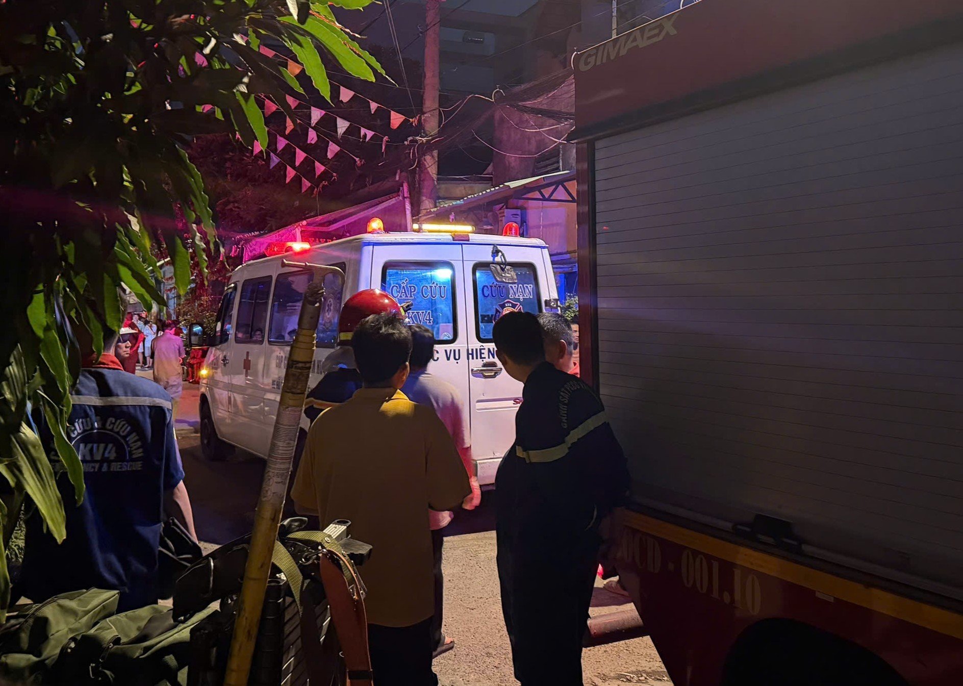Đi học về, nam sinh chết lặng khi phát hiện cha tử vong trong nhà