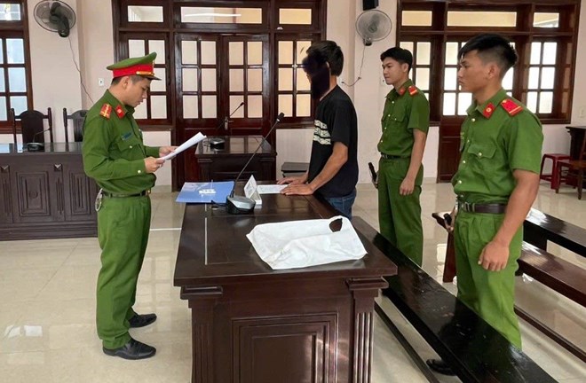 Quảng Ngãi: Bé gái 14 tuổi mang thai, bạn trai lĩnh án tù