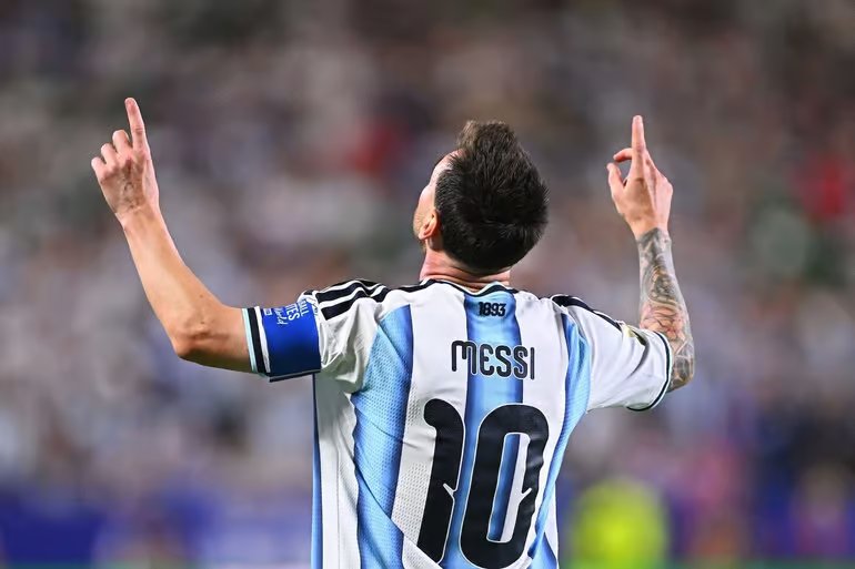 17-1781665521-messi-lap-hat-trick-can-bang-ky-luc-ghi-ban-o-world-cup-argentina-thang-dam-ngay-ra-quan
