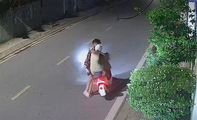 Bắt giữ kẻ biến thái vứt xe SH, chặn đường sàm sỡ cô gái trẻ ở Hải Phòng, camera ghi lại được gì?