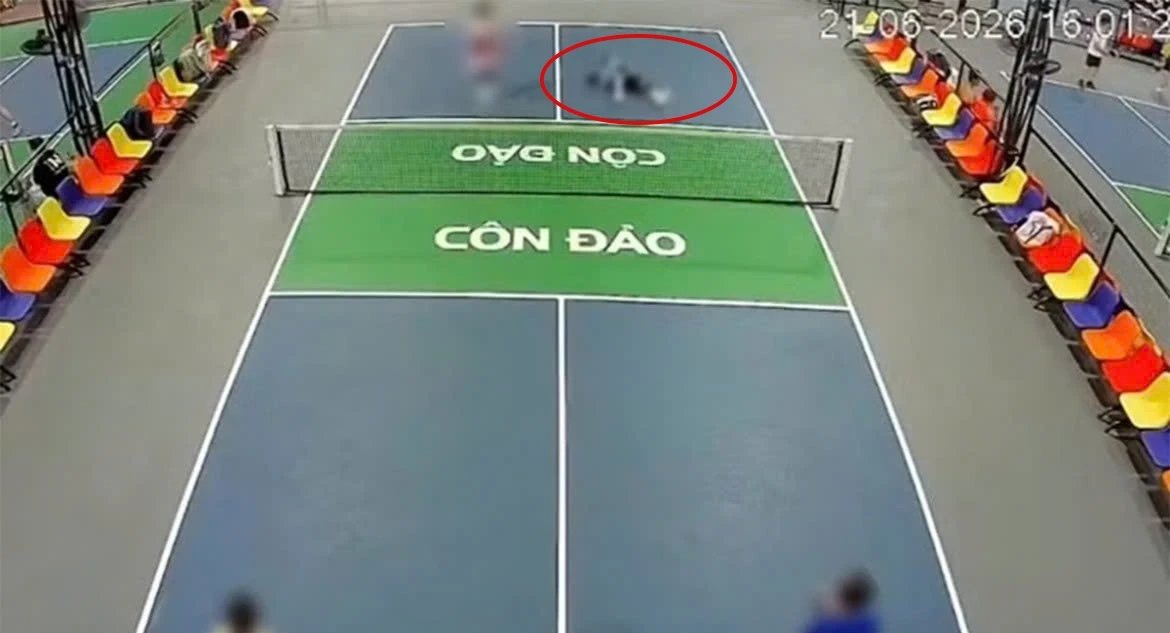 22-1782131841-tu-vu-nguoi-dan-ong-dot-tu-khi-choi-pickleball-bac-si-chi-ra-mot-nhom-nguoi-rat-de-gap-nguy-hiem
