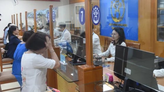 Thường trực Thành ủy Hà Nội chỉ đạo khẩn, xử lý vụ cán bộ làm khó cụ bà 97 tuổi