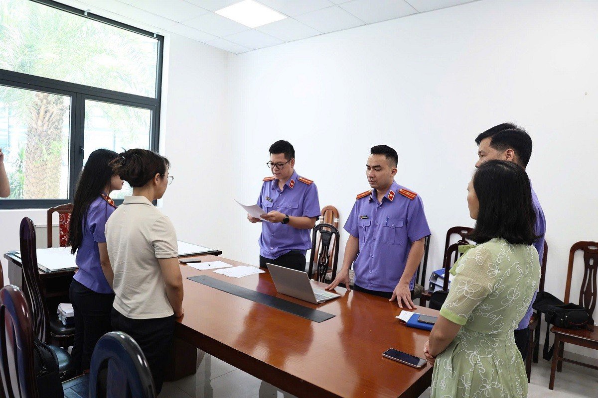 Nguyên nữ Kiểm sát viên VKSND TP Hà Nội bị bắt giam vì bỏ lọt khoản tiền đánh bạc hơn 89 tỷ đồng