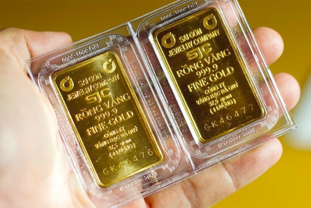 Người mua vàng lúc 18 triệu đồng/ chỉ nên làm gì? - Ảnh 1.