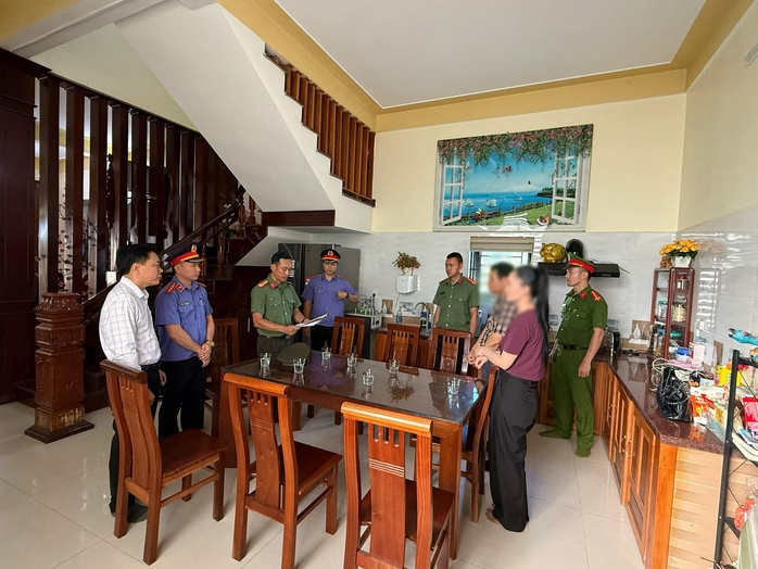 Hiệu trưởng Trường Tiểu học số 2 Quảng Phúc bị bắt tạm giam vì nghi vấn sai phạm - Ảnh 3.