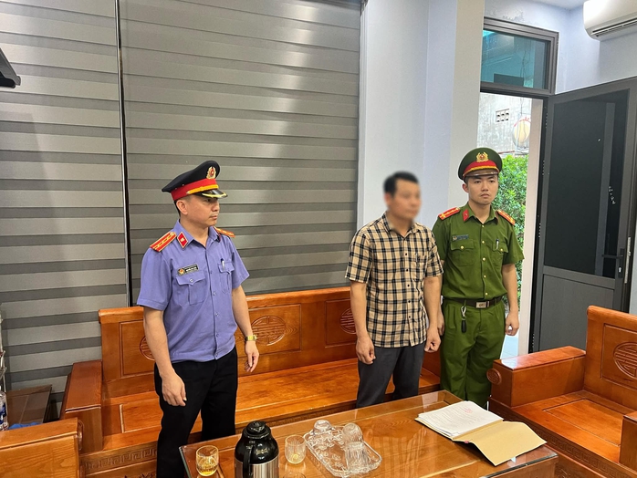 Hiệu trưởng Trường Tiểu học số 2 Quảng Phúc bị bắt tạm giam vì nghi vấn sai phạm - Ảnh 2.