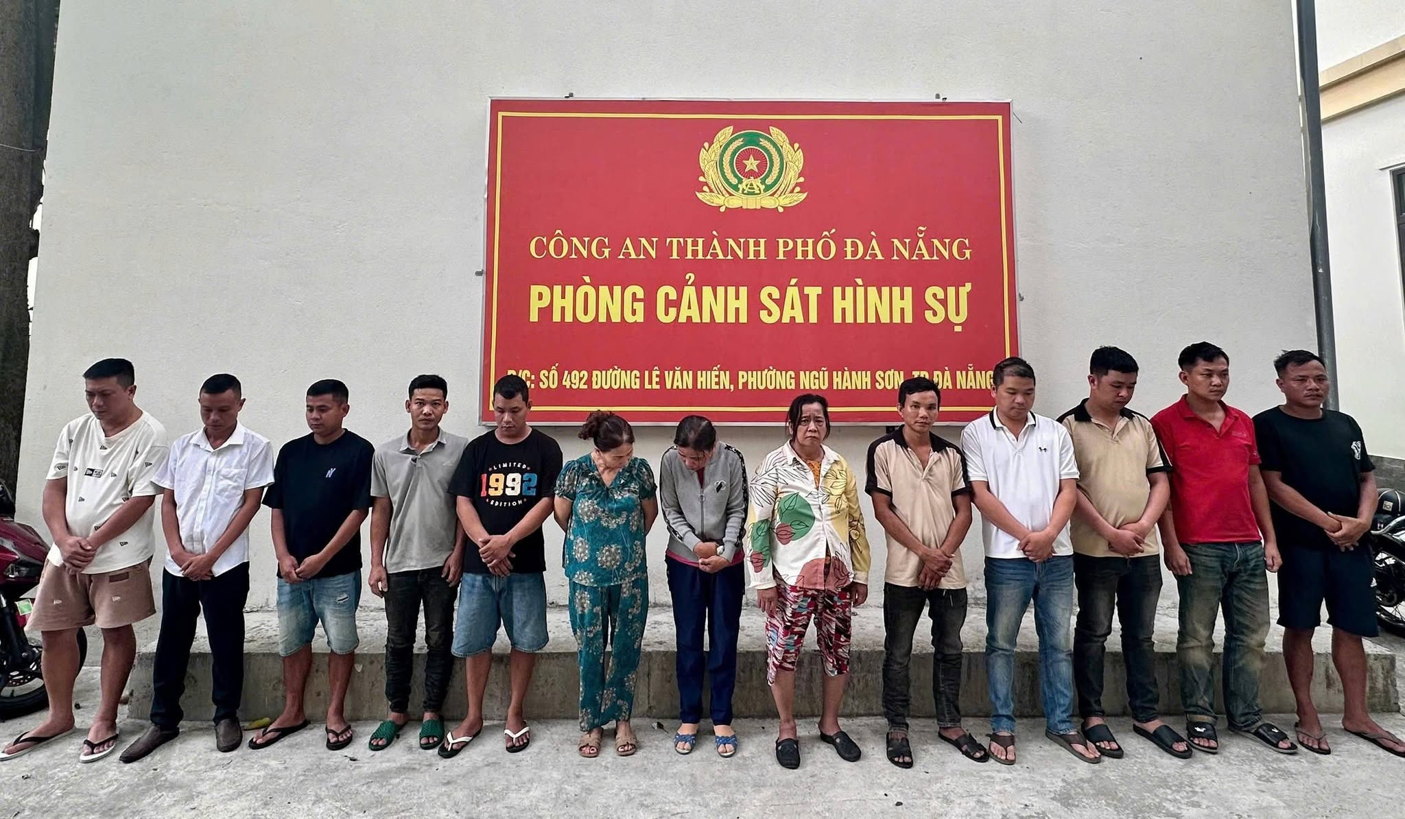 50 cảnh sát đồng loạt triển khai biện pháp nghiệp vụ, bắt Nguyễn Thị Châu SN 1970 và 6 đối tượng