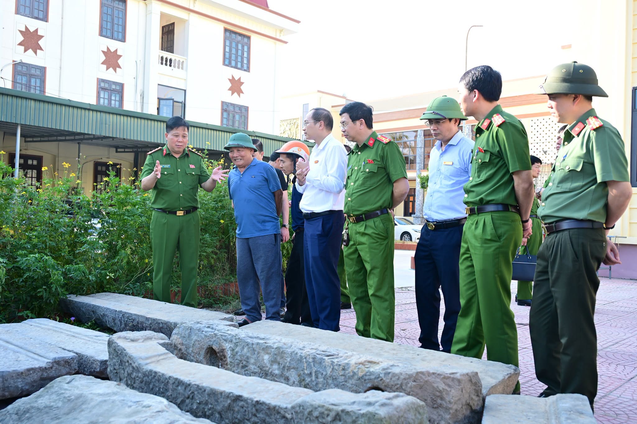 Nhóm đối tượng trộm 4 nhịp cầu đá cổ ở Hải Phòng khai gì?- Ảnh 4.