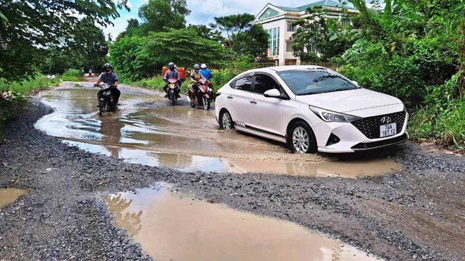 876m đường làm 11 năm chưa xong, lãnh đạo tỉnh Quảng Ngãi chỉ đạo tháo gỡ