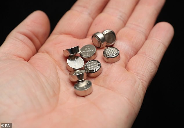Bé gái 2 tuổi tử vong sau khi kêu đau họng, mẹ "khóc ngất" khi biết lý do - Ảnh 2.