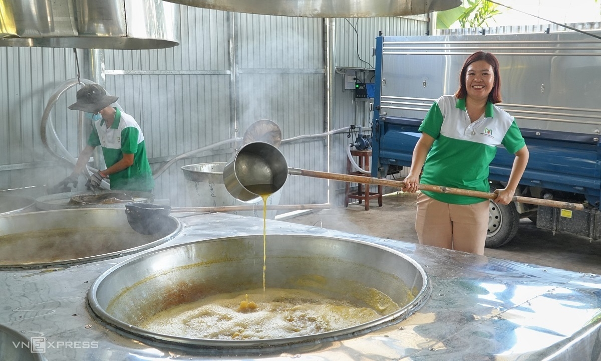 Người phụ nữ đưa mật mía Quảng Ngãi ra nước ngoài