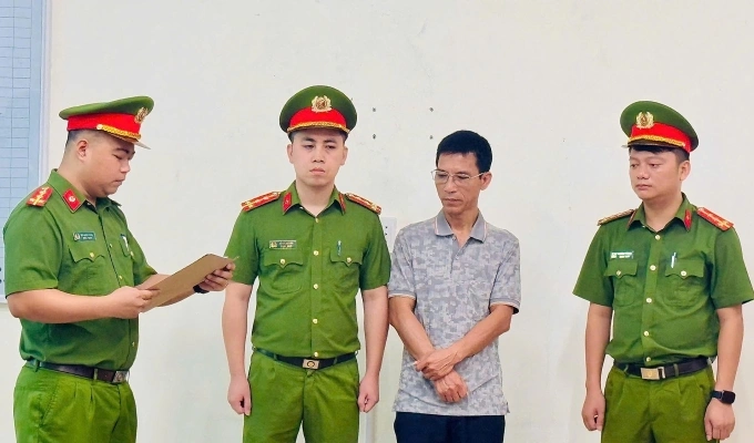 Ba cựu cán bộ thuế bị bắt