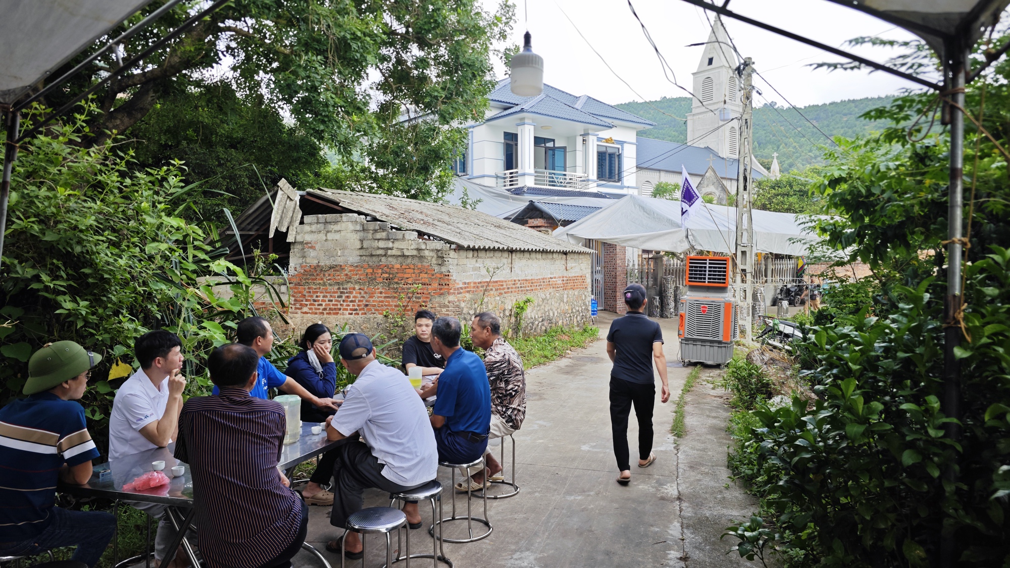 Xót xa tang lễ của 3 mẹ con bị sát hại trong vụ án mạng kinh hoàng tại Bắc Ninh- Ảnh 2.