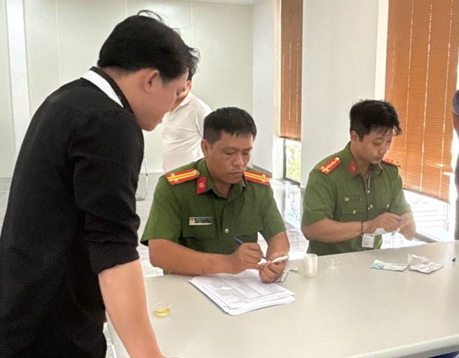 Kiểm tra ma túy đột xuất công nhân tại doanh nghiệp ở Quảng Ngãi