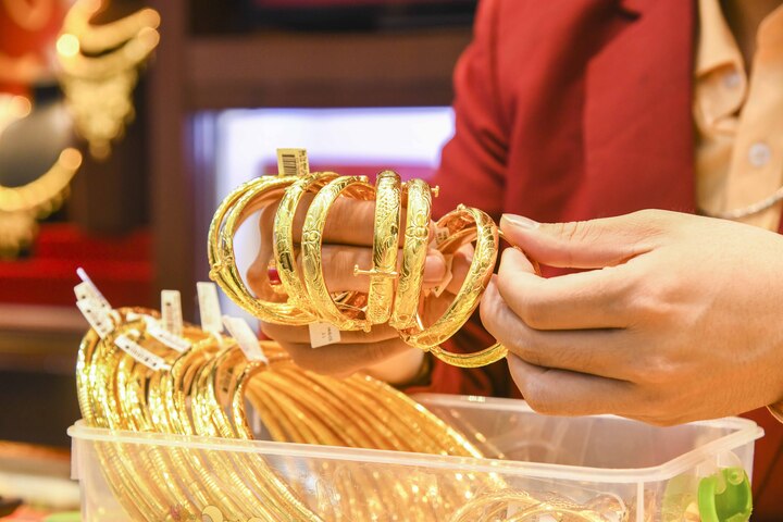 Giá vàng hôm nay 25/6: Lao dốc không phanh, thủng ngưỡng 4.000 USD/ounce- Ảnh 1.
