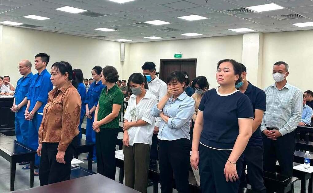 Hầu tòa vì nhận tiền của gần 700 phòng khám: Cựu phó phòng Sở Y tế Hà Nội khai “nể lắm mới cầm”