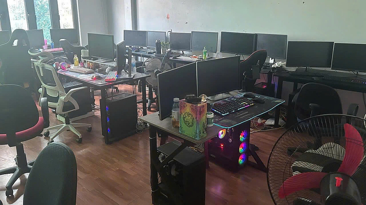 ‘Xưởng’ hack Facebook của nhiều người bị triệt phá