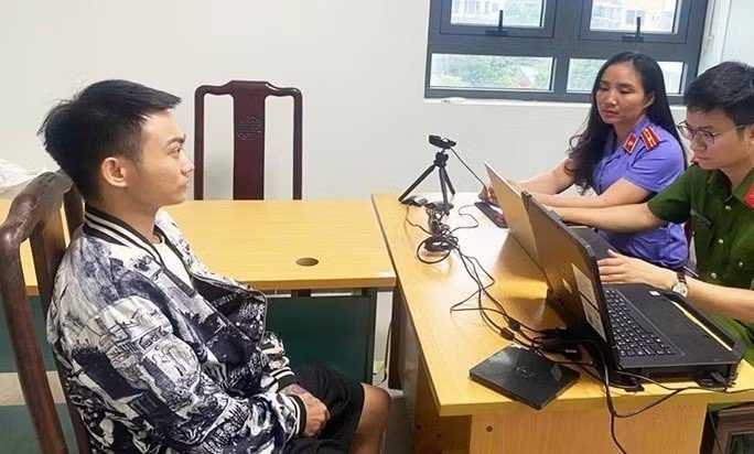 Nữ sinh bỏ nhà đi tìm việc bị gã tuyển dụng lao động xâm hại liên tiếp