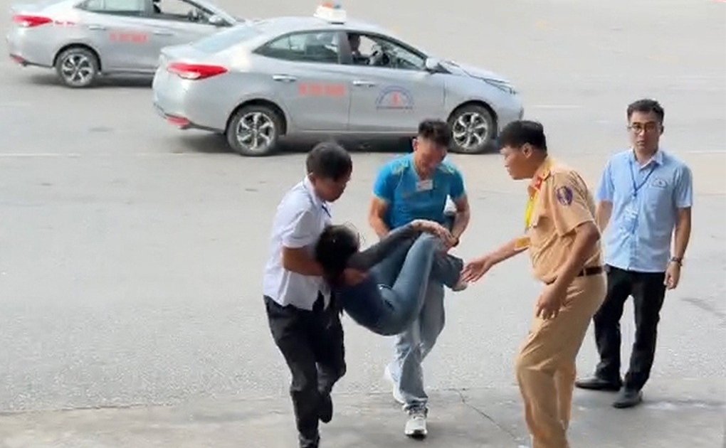 Nữ học viên ngất xỉu sau phần thi sát hạch lái xe