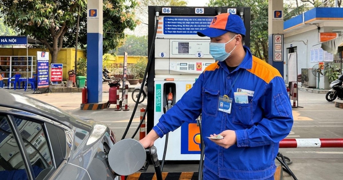 Giá xăng dầu đồng loạt tăng mạnh
