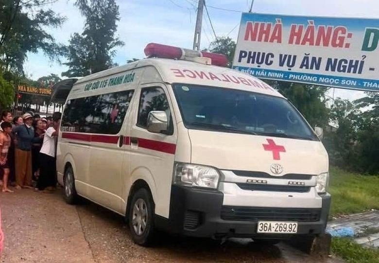Thương tâm: Hai anh em tử vong nghi do điện giật khi đi thả diều gặp trời mưa