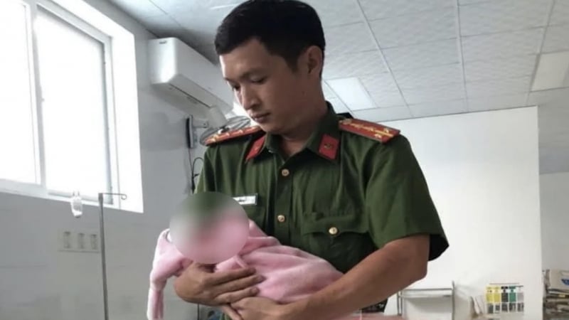 Phát hiện trẻ sơ sinh bị bỏ trong thùng giấy đặt trước cổng chùa ở Quảng Ngãi