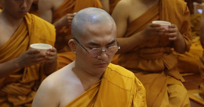Nam NSƯT không vợ con cạo đầu xuất gia: “Tôi không bốc đồng hay muốn tạo scandal”