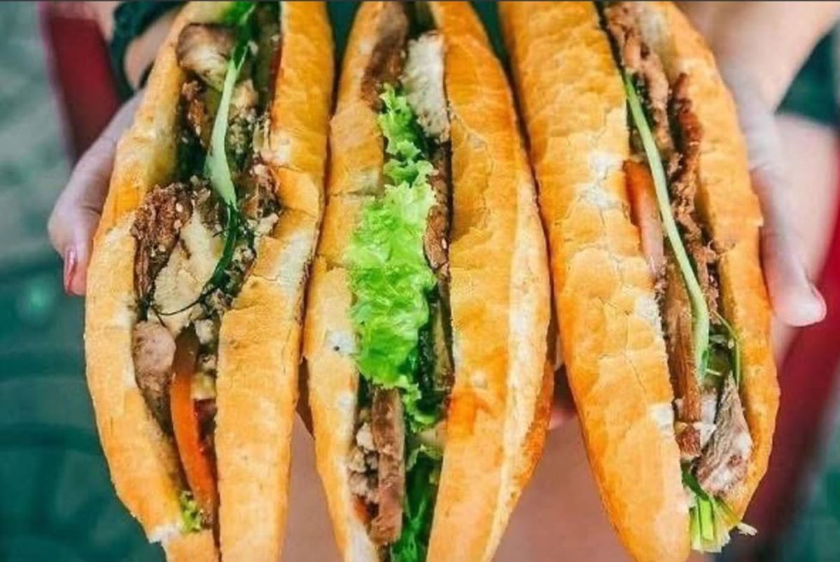 84 người nghi ngộ độc sau ăn bánh mì