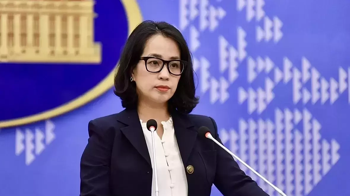 Tàu hàng Việt Nam chìm ở Biển Đông, 45 người được cứu sống