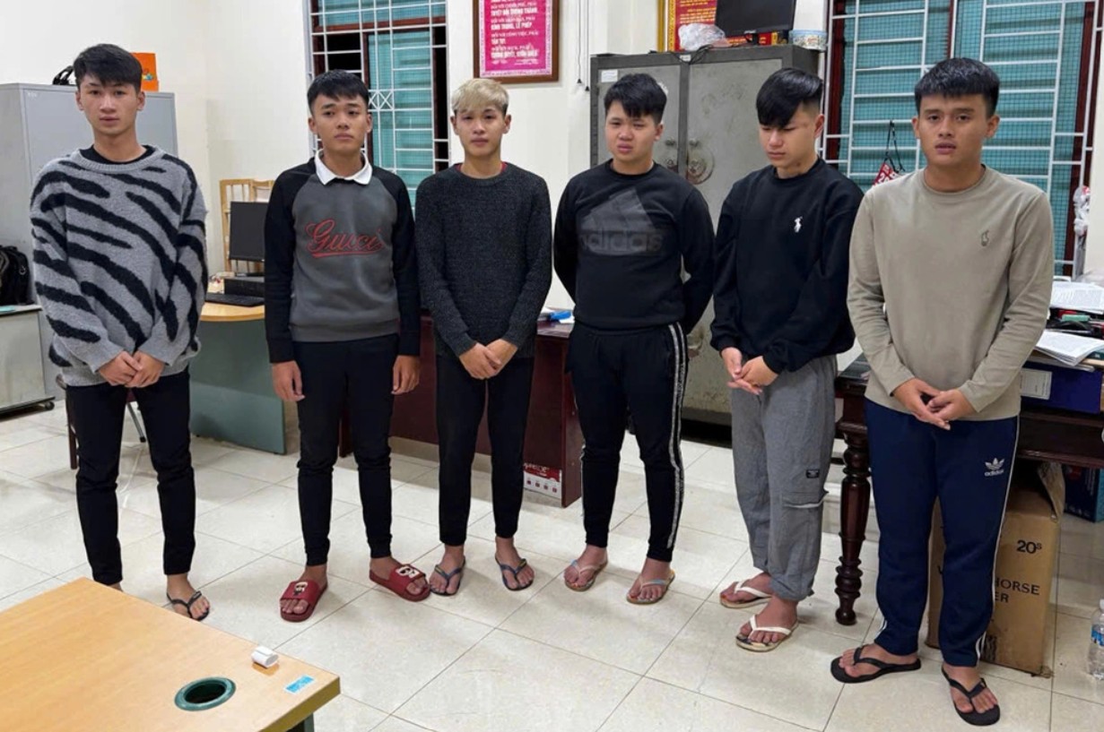 Nam thanh niên ném một viên gạch, ba người tử vong