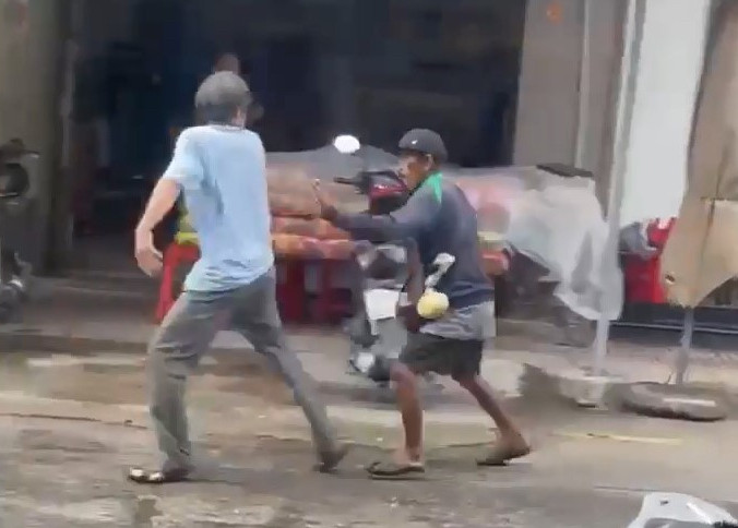 Đang bán vé số, người đàn ông dùng dao đâm đồng nghiệp tử vong, hé lộ nguồn cơn