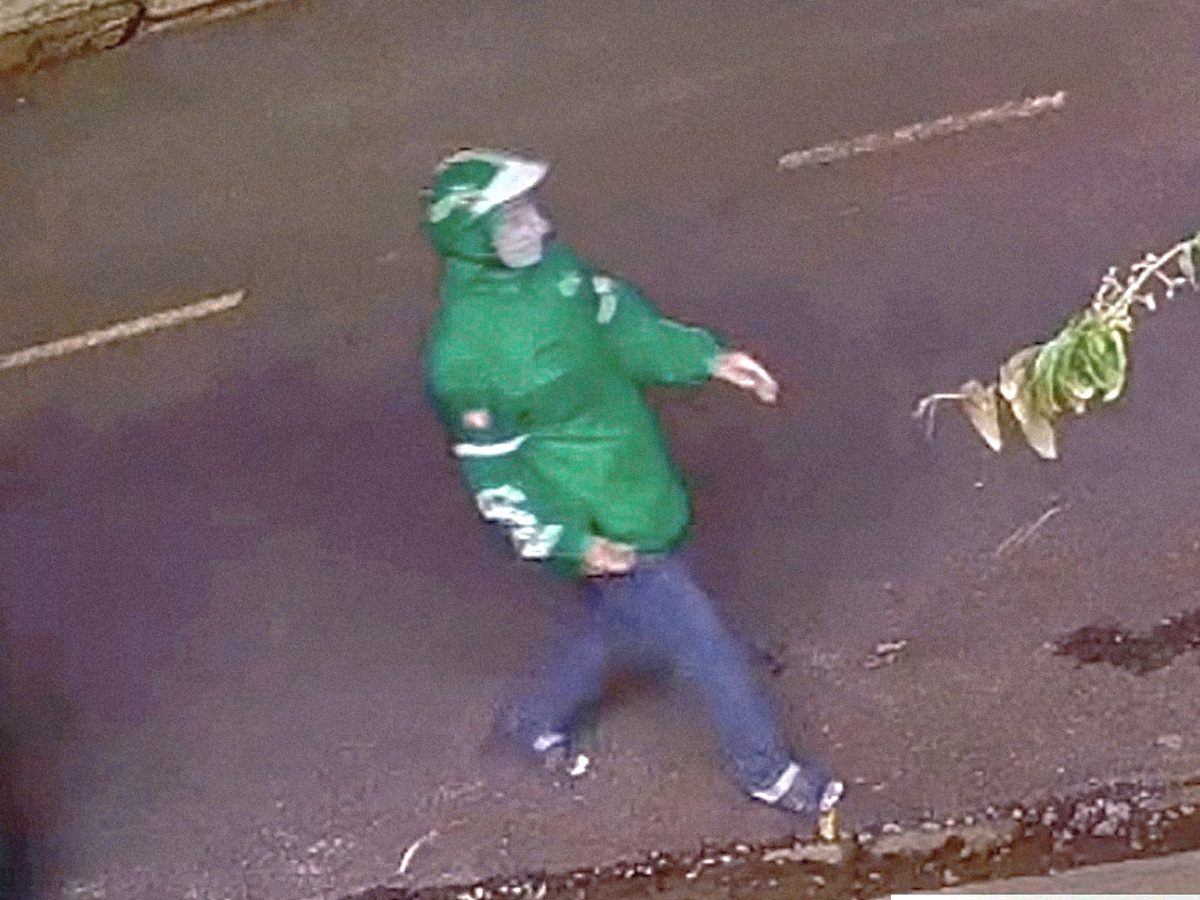Camera ghi lại khoảnh khắc người đàn ông bị bắn chết trước quán nước
