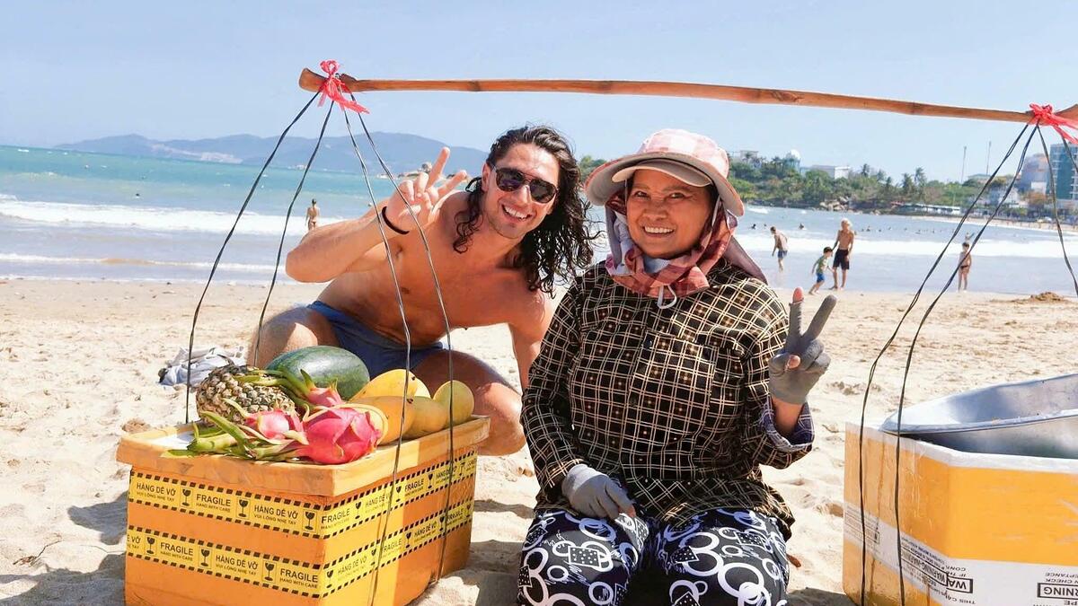 Người bán trái cây nổi tiếng ở Nha Trang bị thu giữ quang gánh