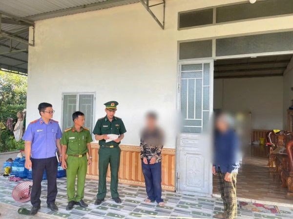 Quảng Ngãi: Bắt giữ đối tượng giấu ma túy tinh vi trong lọ thuốc, đặt dưới đất