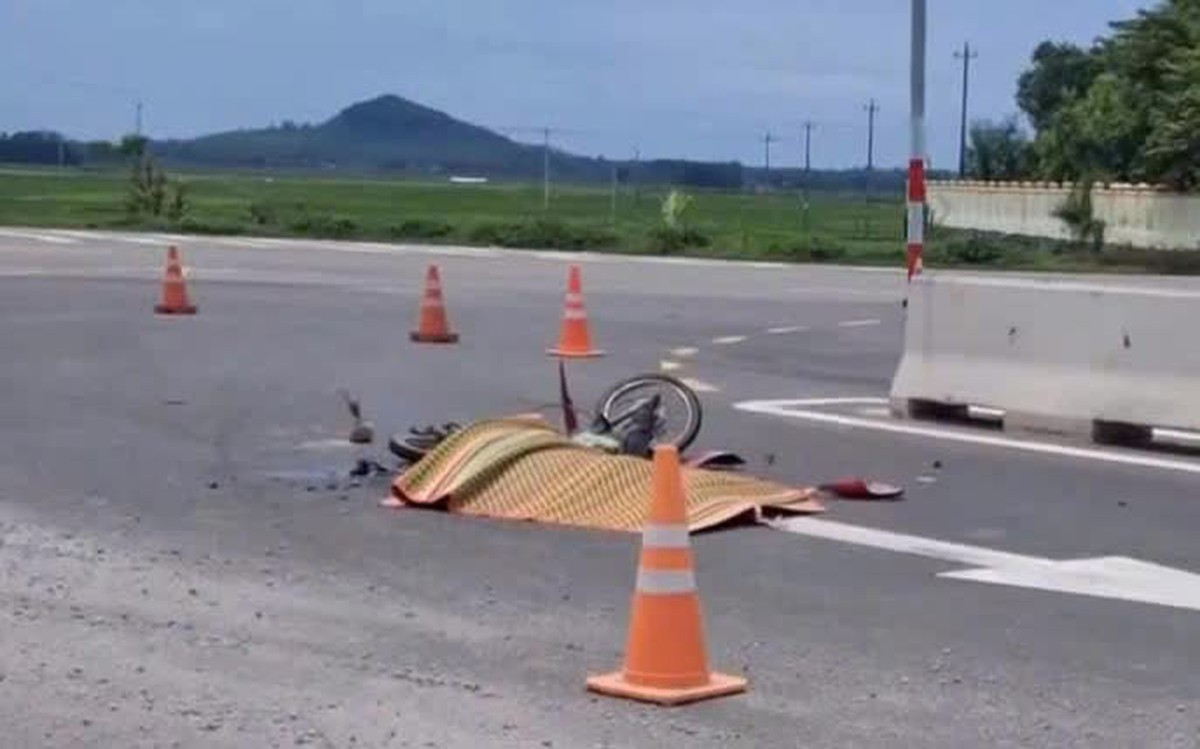 Quảng Ngãi: Công an truy tìm ô tô rời khỏi hiện trường sau khi gây tai nạn chết người