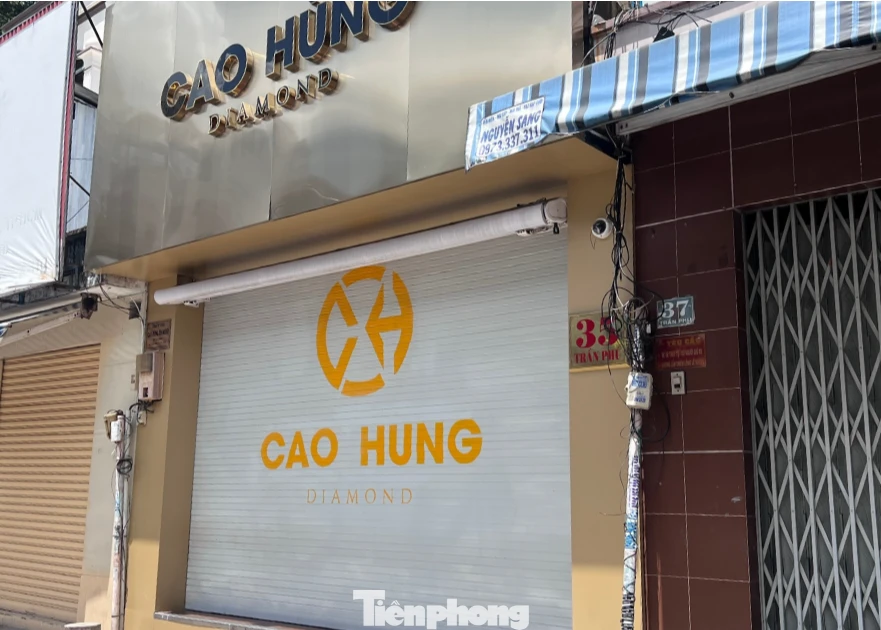 Đóng cửa hàng loạt, nhiều tiệm kim cương ở TPHCM đổ lỗi cho khách hàng