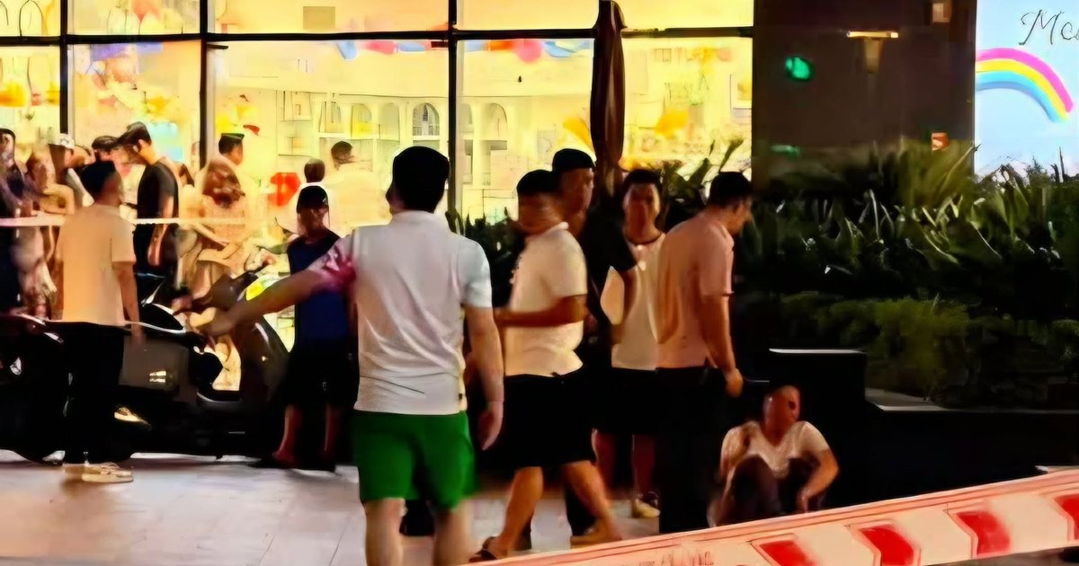 Bé trai 7 tuổi rơi từ tầng 15 chung cư, tử vong tại chỗ