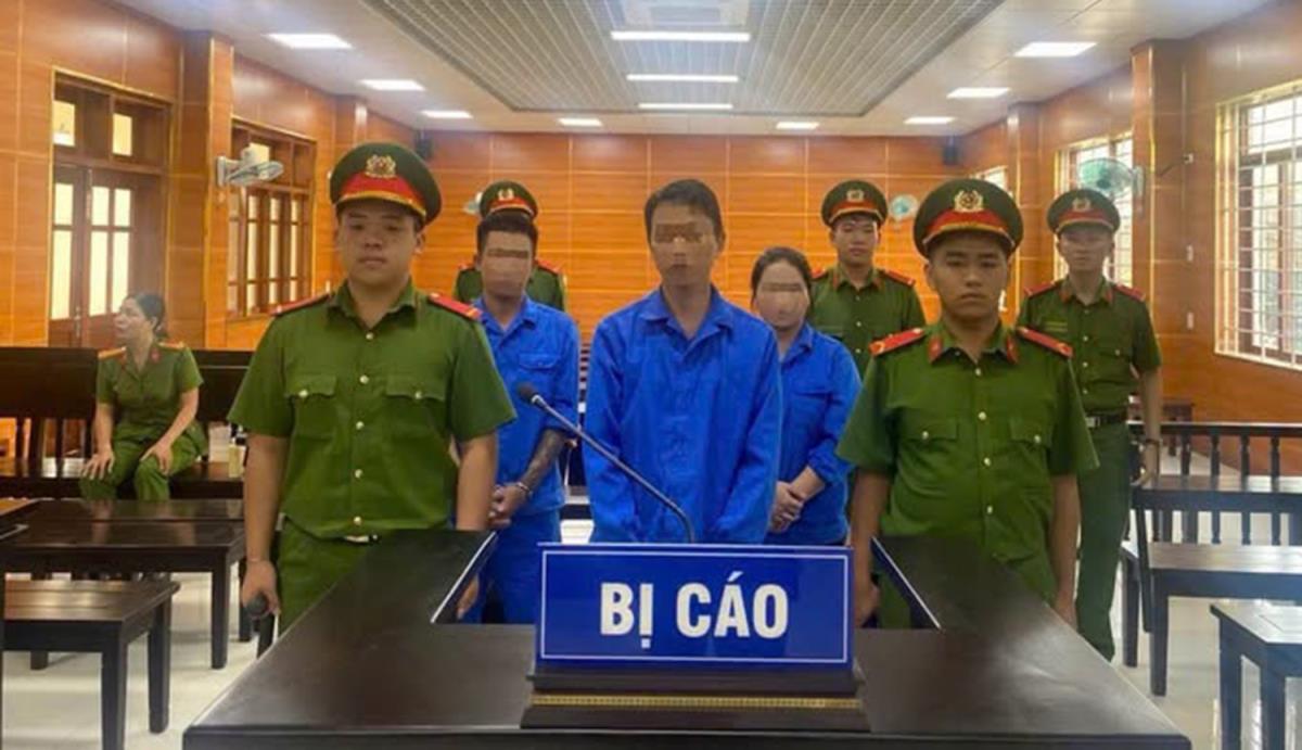 Quảng Ngãi: Cả đám xộ khám vì ‘chó lửa’