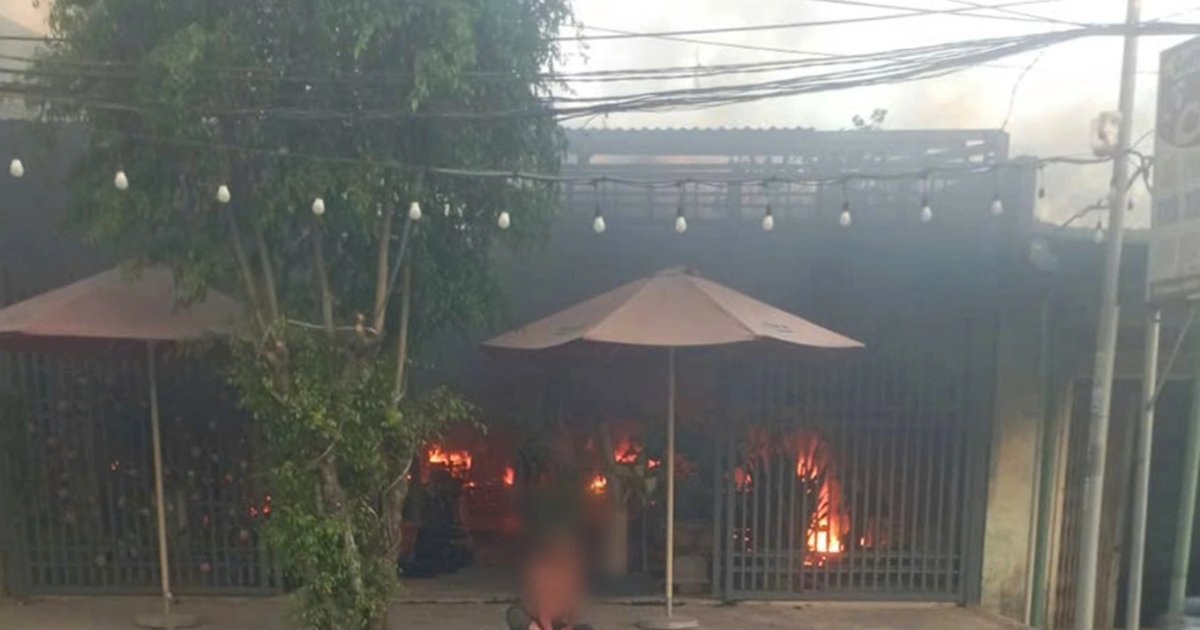 Ghen tuông mù quáng, người đàn ông phóng hỏa đốt nhà rồi ôm chặt người tình trong đám cháy